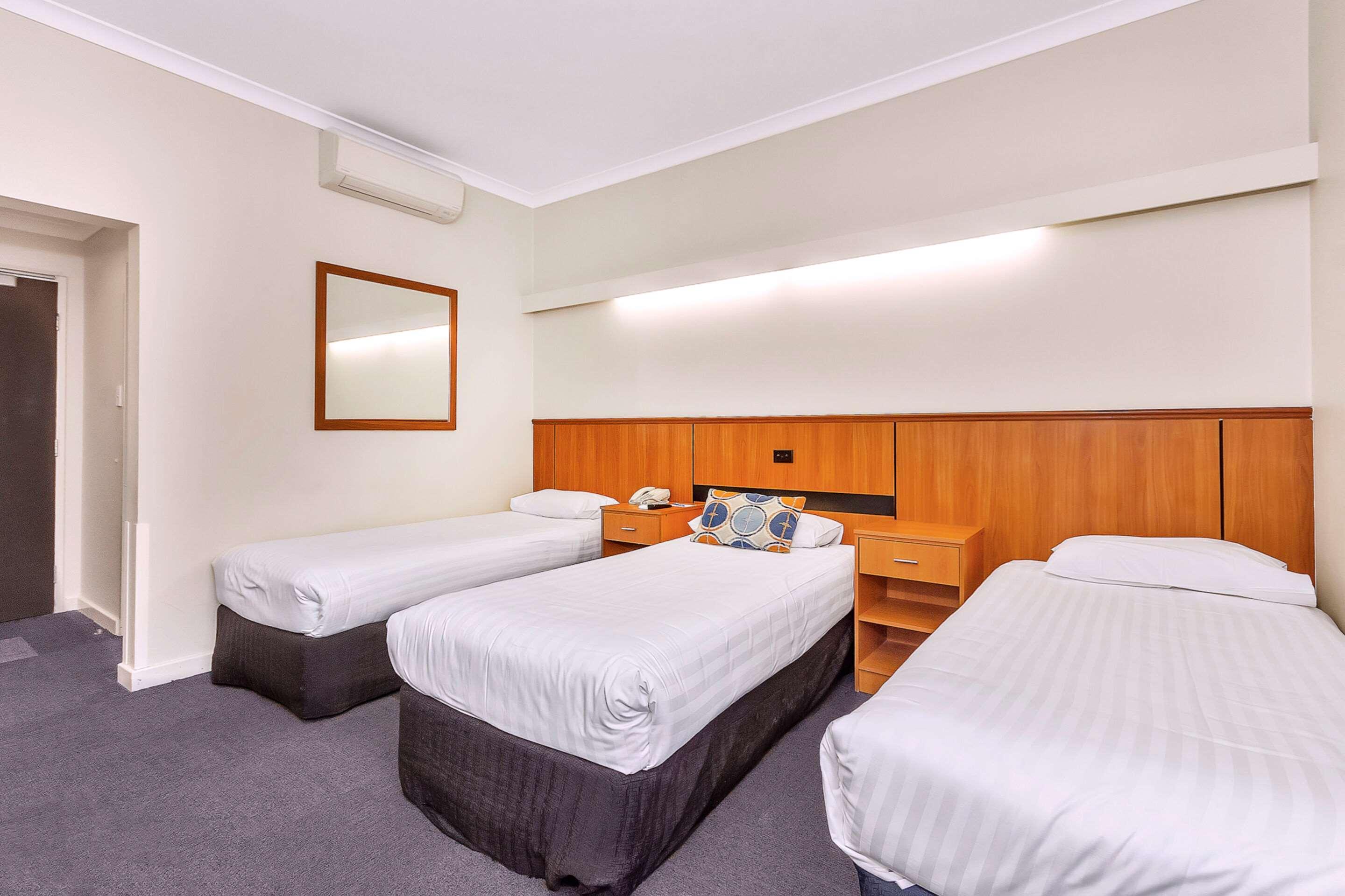 Metro Hotel Perth City Екстериор снимка