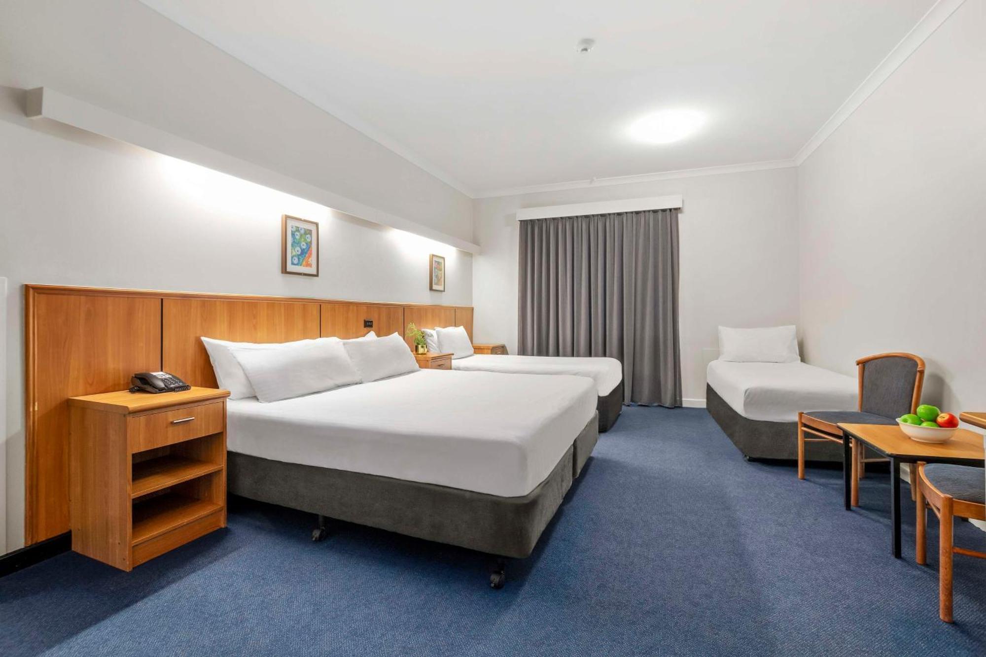 Metro Hotel Perth City Екстериор снимка