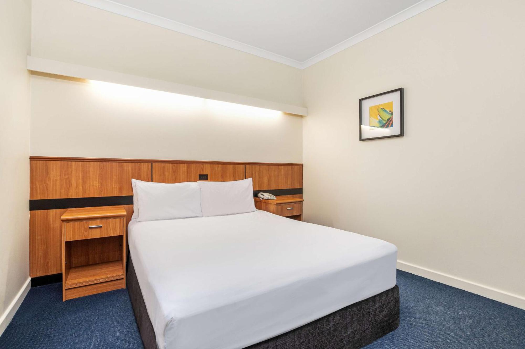 Metro Hotel Perth City Екстериор снимка